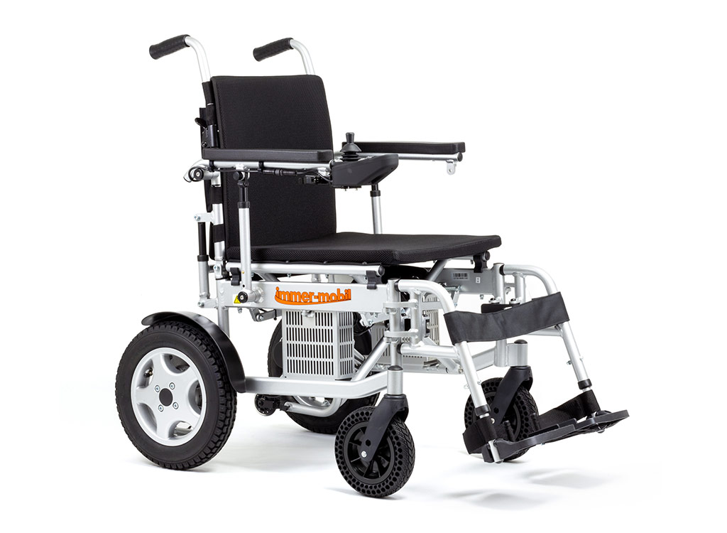 immer-mobil 120T Elektrorollstuhl - Elektrischer Rollstuhl für Personen mit Übergewicht bis zu bis 120 kg. Der Elektro-Rollstuhl kann platzsparend zum transportieren geklappt werden. Kann neben dem Elektrobetrieb auch manuell geschoben werden-