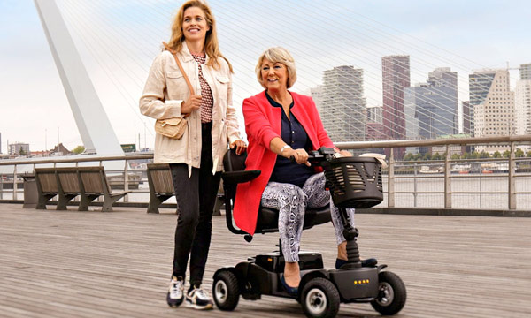 Elektro-Fahrzeug, Elektro-Rollstuhl, Seniorenmobil und Seniorenscooter für Museum mieten